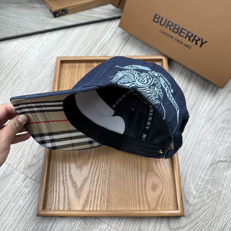 Burberry כובע כחול כהה