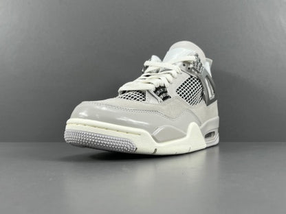 Air Jordan 4 - Frozen Moments