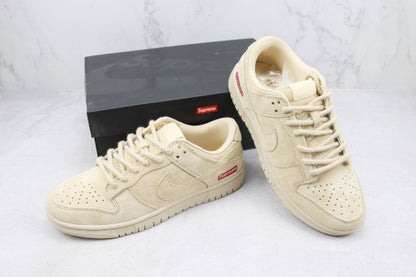 Nike Dunk x Supreme Cream