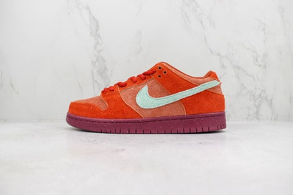 Nike Dunk SB Low - Mystic Red