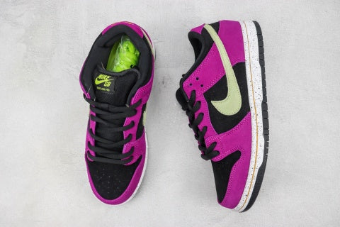 Nike Dunk Low - Red Plum