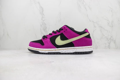 Nike Dunk Low - Red Plum