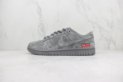 Nike Dunk Low x Supreme Grey