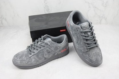 Nike Dunk Low x Supreme Grey