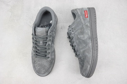 Nike Dunk Low x Supreme Grey