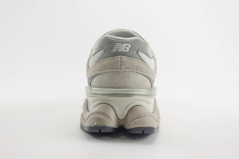 New Balance - 9060 Beige